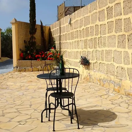 Dom wakacyjny Casa En De Uva Con Piscina Privada, Cubierta Y Climatizada