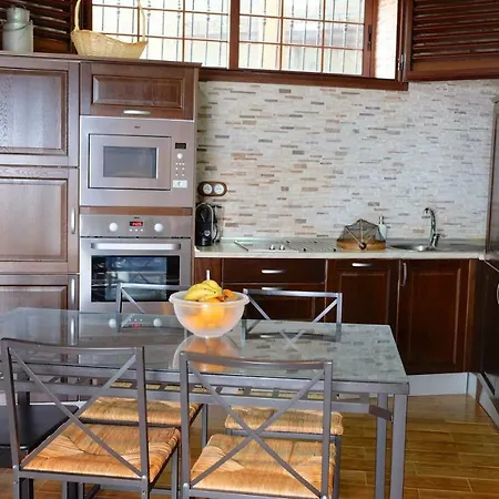 Casa En De Uva Con Piscina Privada, Cubierta Y Climatizada *