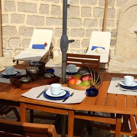 Casa En De Uva Con Piscina Privada, Cubierta Y Climatizada Nyaraló